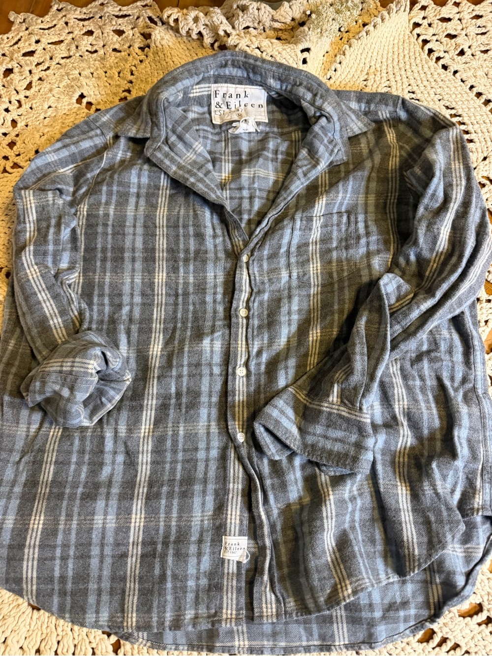 Frank & Eileen “Eileen” Shirt M Blue Gray Plaid Italian Cotton Flannel Button
